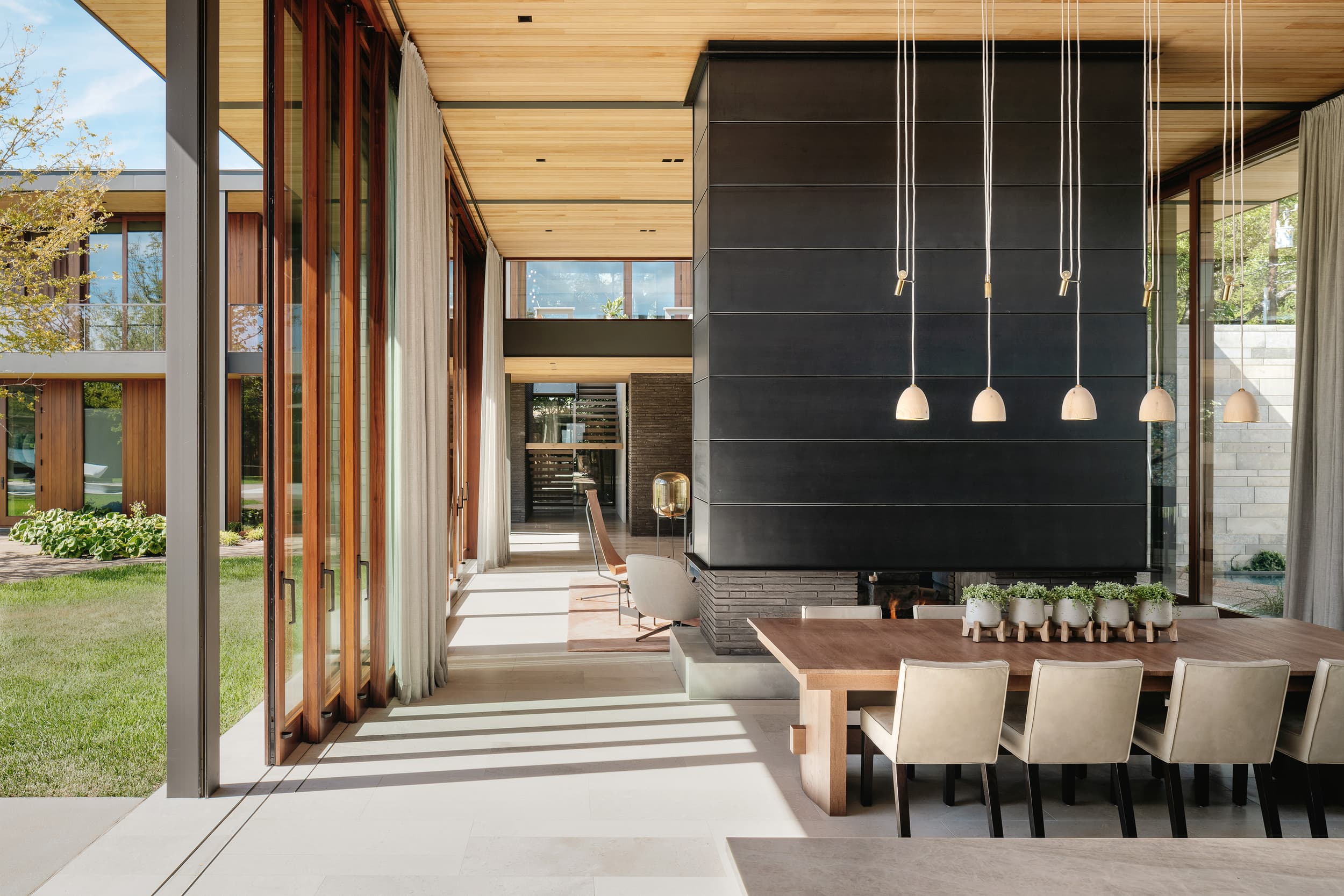 Water's Edge Residence - Dining room; A Parallel Architecture